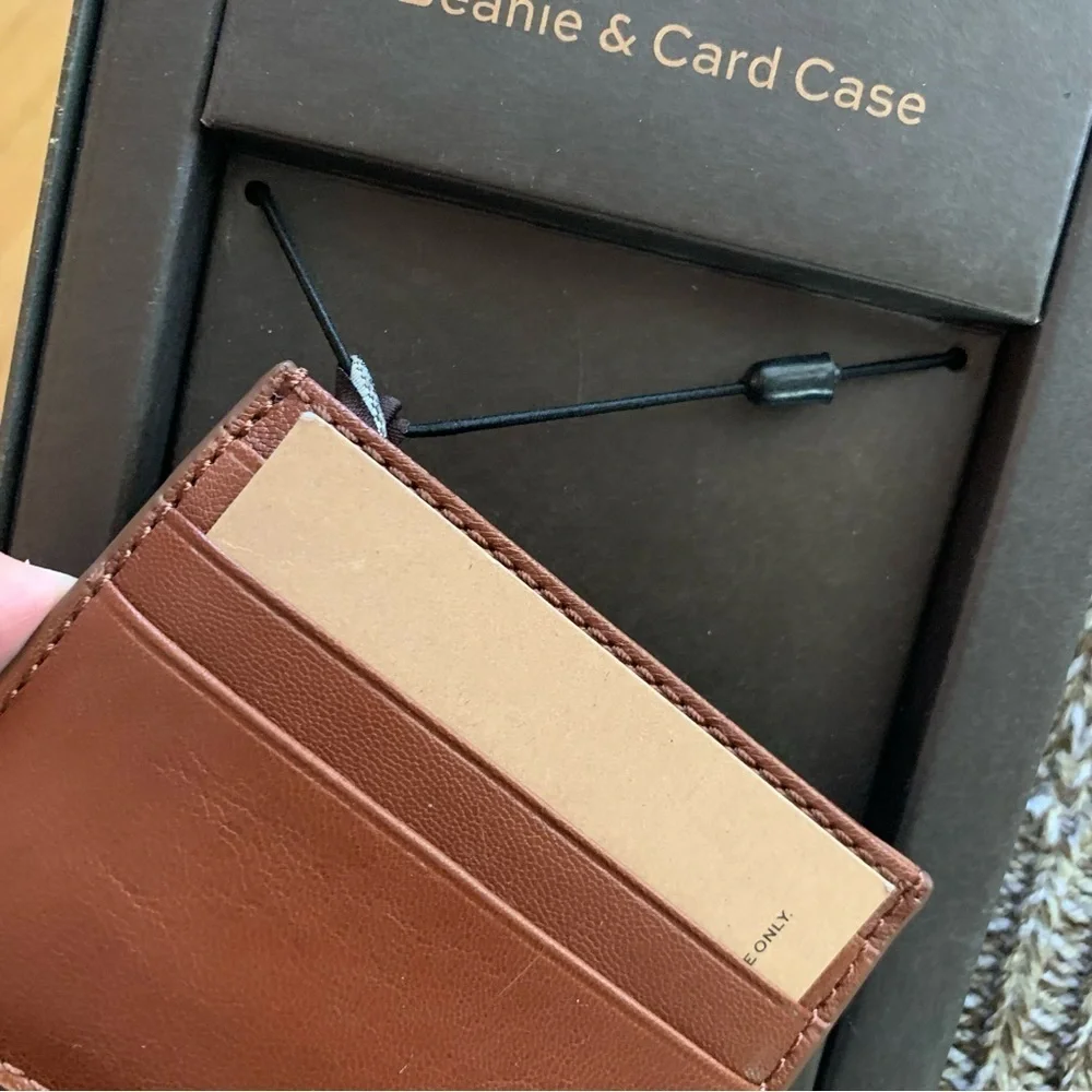 FRYE | NWT Gift Set Brown Marled Knit Beanie & Brown Leather Card Case Carrier